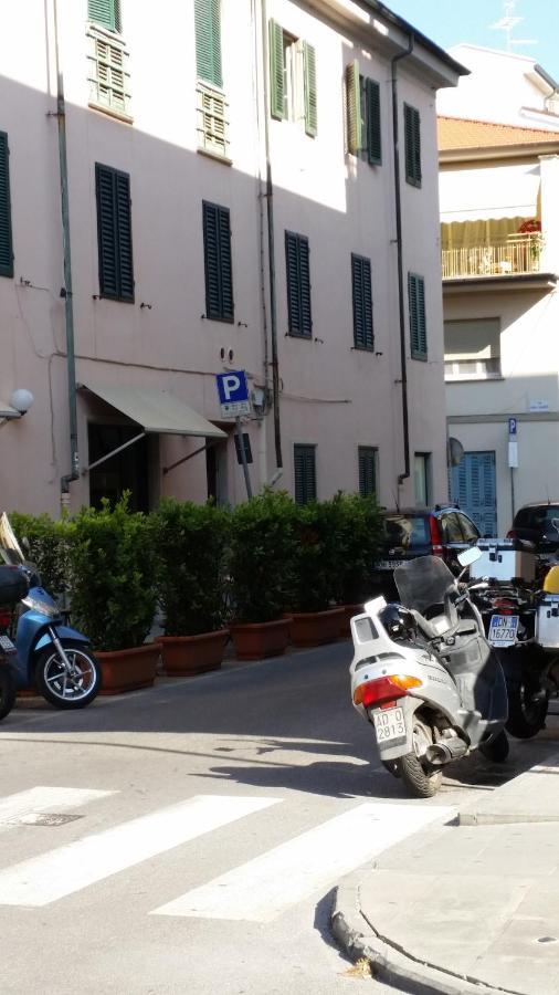 Casa Di Titta Vicino Al Mare Villa Viareggio Kültér fotó